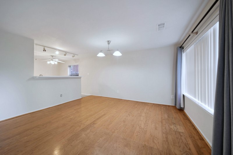 8016 Golf Green Circle Property Photo 6