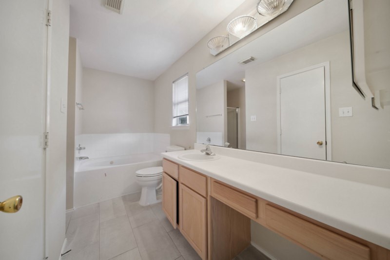 8016 Golf Green Circle Property Photo 14