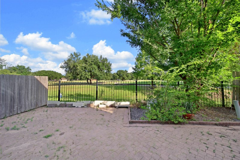 8016 Golf Green Circle Property Photo 20
