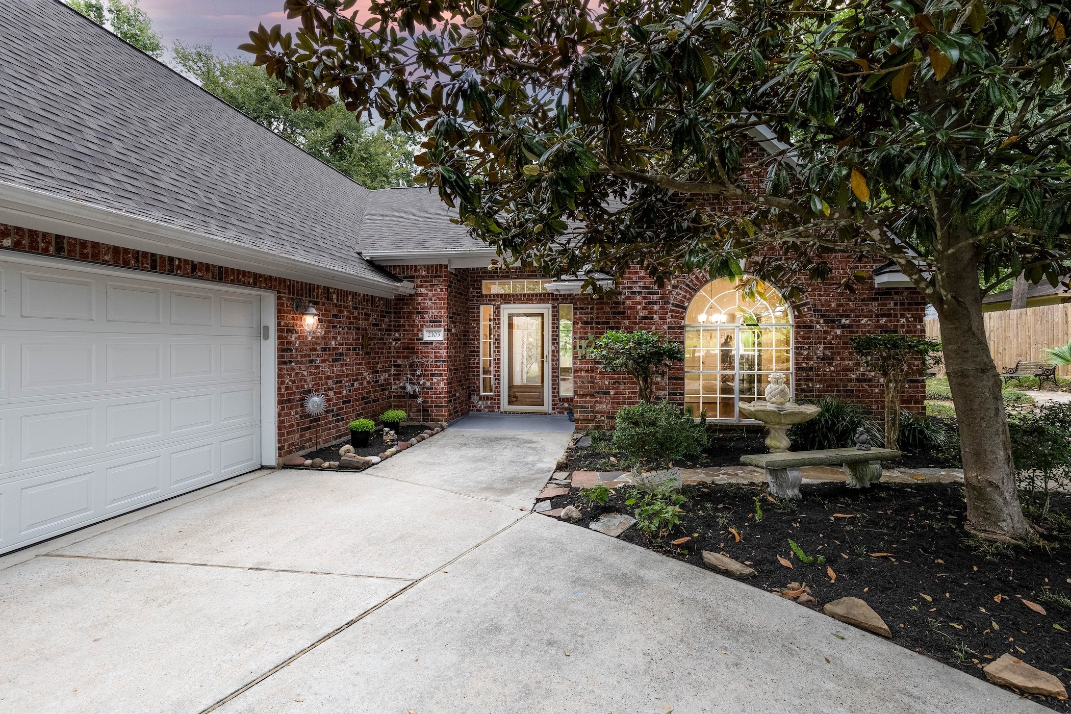 2103 Carriage Run W Property Photo 2