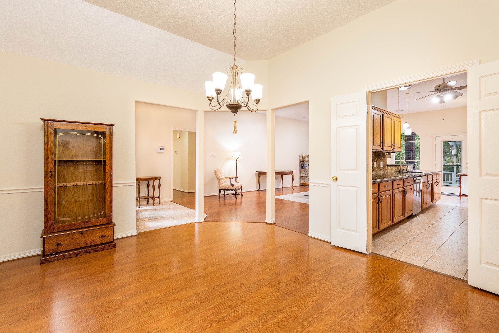 2103 Carriage Run W Property Photo 8
