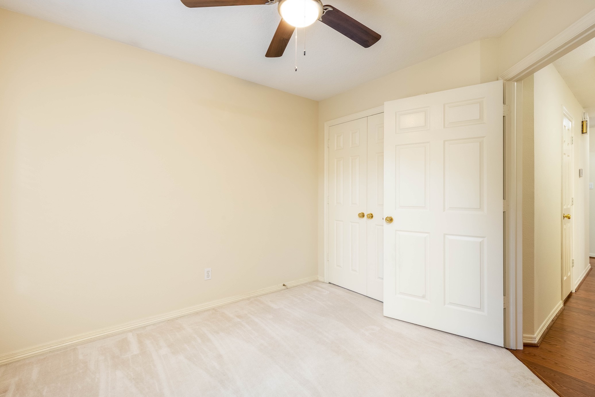 2103 Carriage Run W Property Photo 17