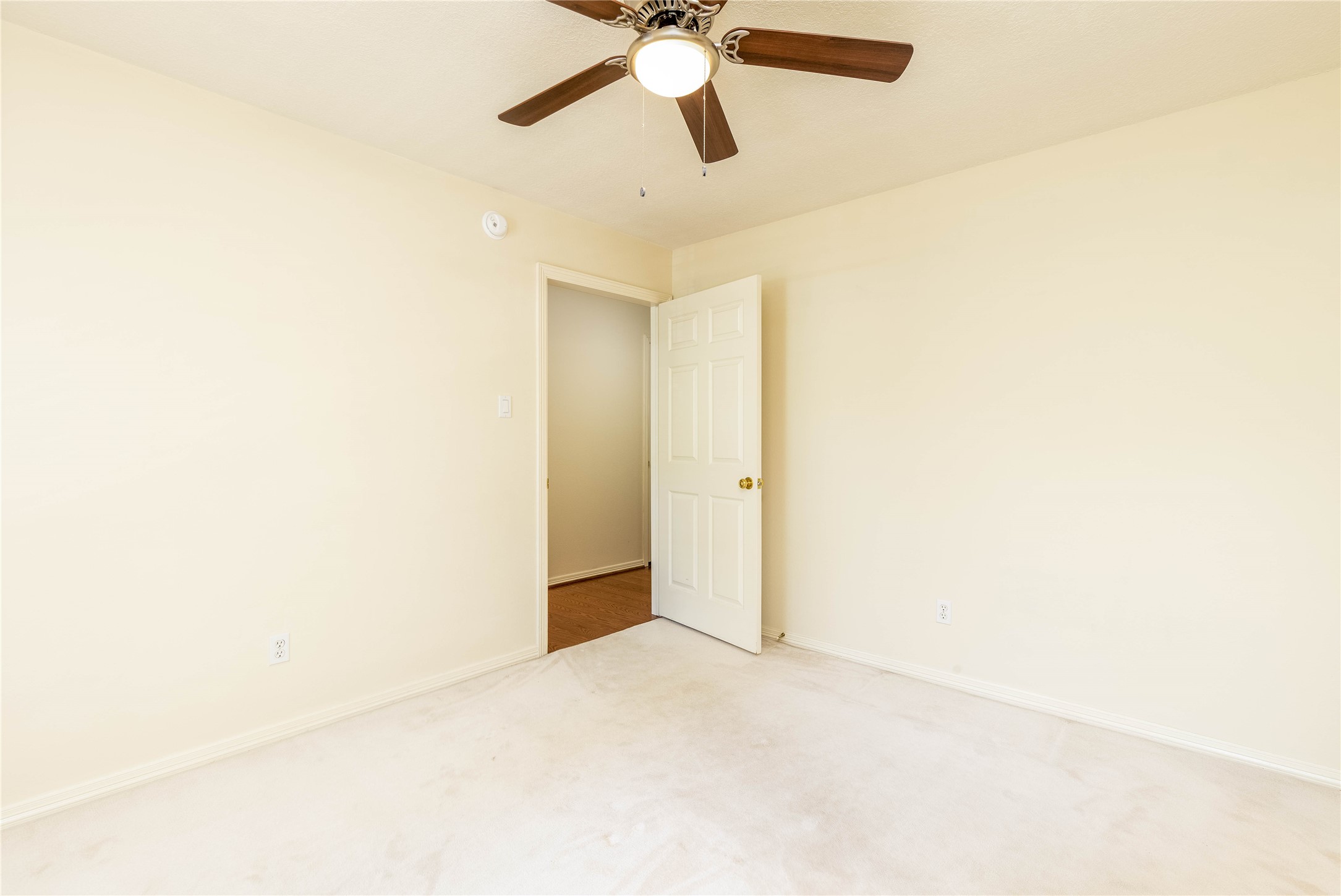 2103 Carriage Run W Property Photo 19