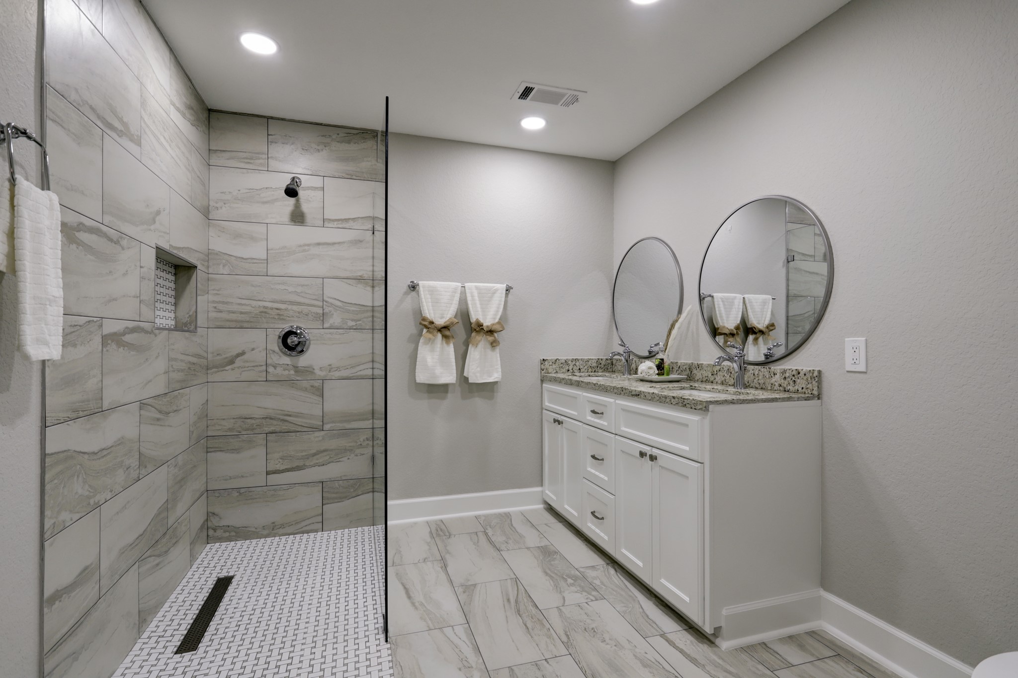 7403 Janak Drive Property Photo 10