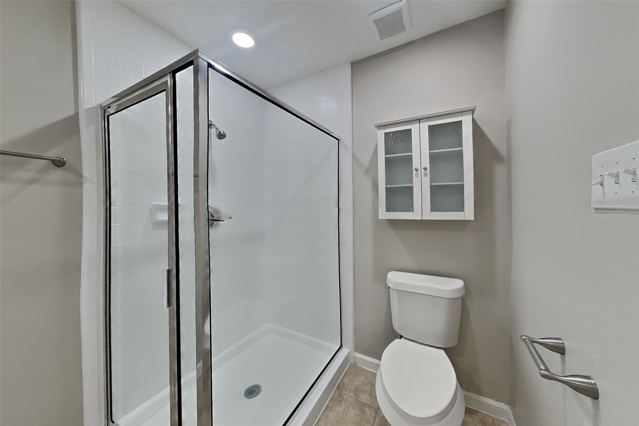 17402 Eastwood Circle Property Photo 11