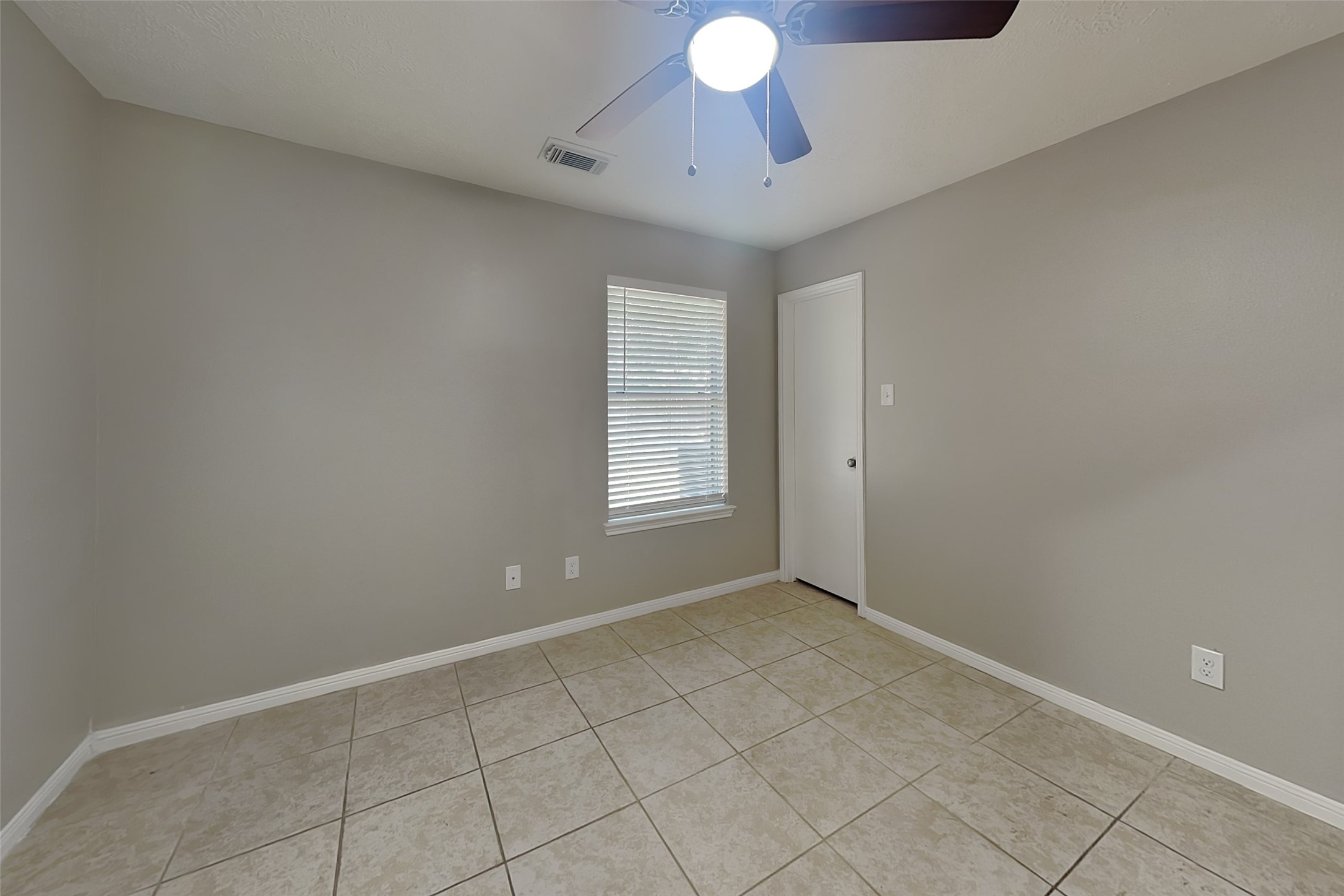17402 Eastwood Circle Property Photo 12