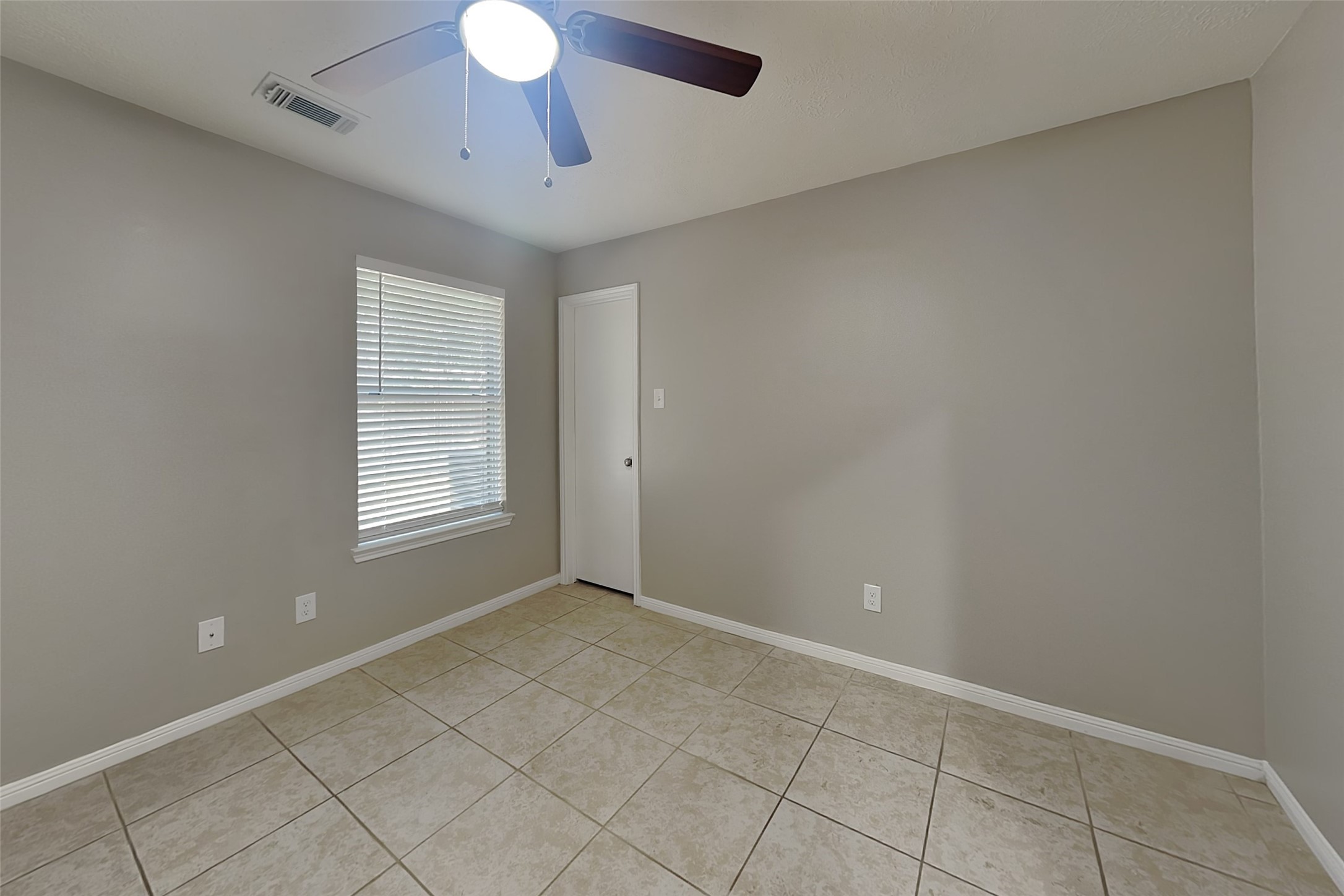 17402 Eastwood Circle Property Photo 13
