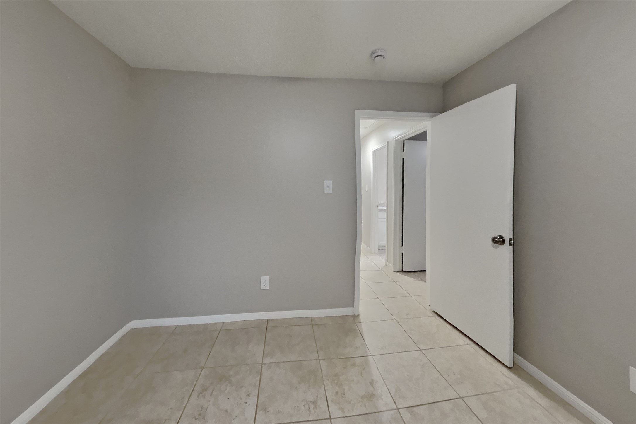17402 Eastwood Circle Property Photo 14
