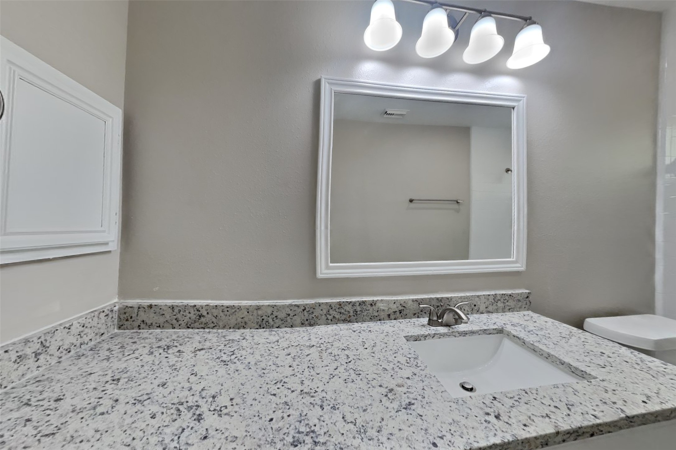 17402 Eastwood Circle Property Photo 16