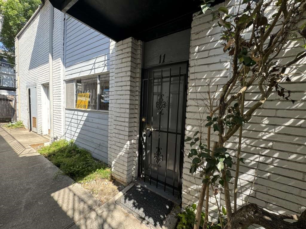 3300 Yorktown Street 11 Property Photo 1