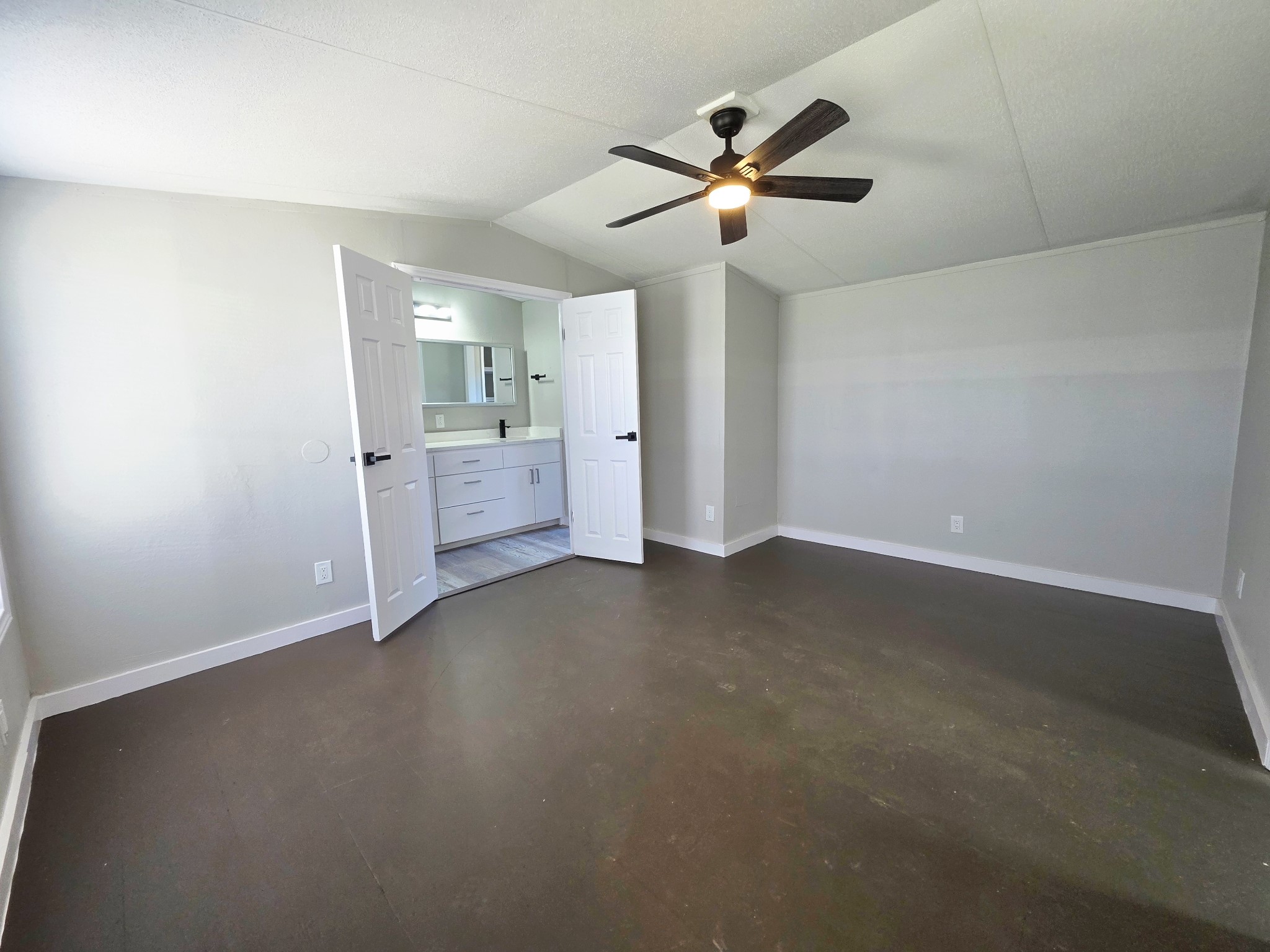312 Paddock Road 1 Property Photo 8