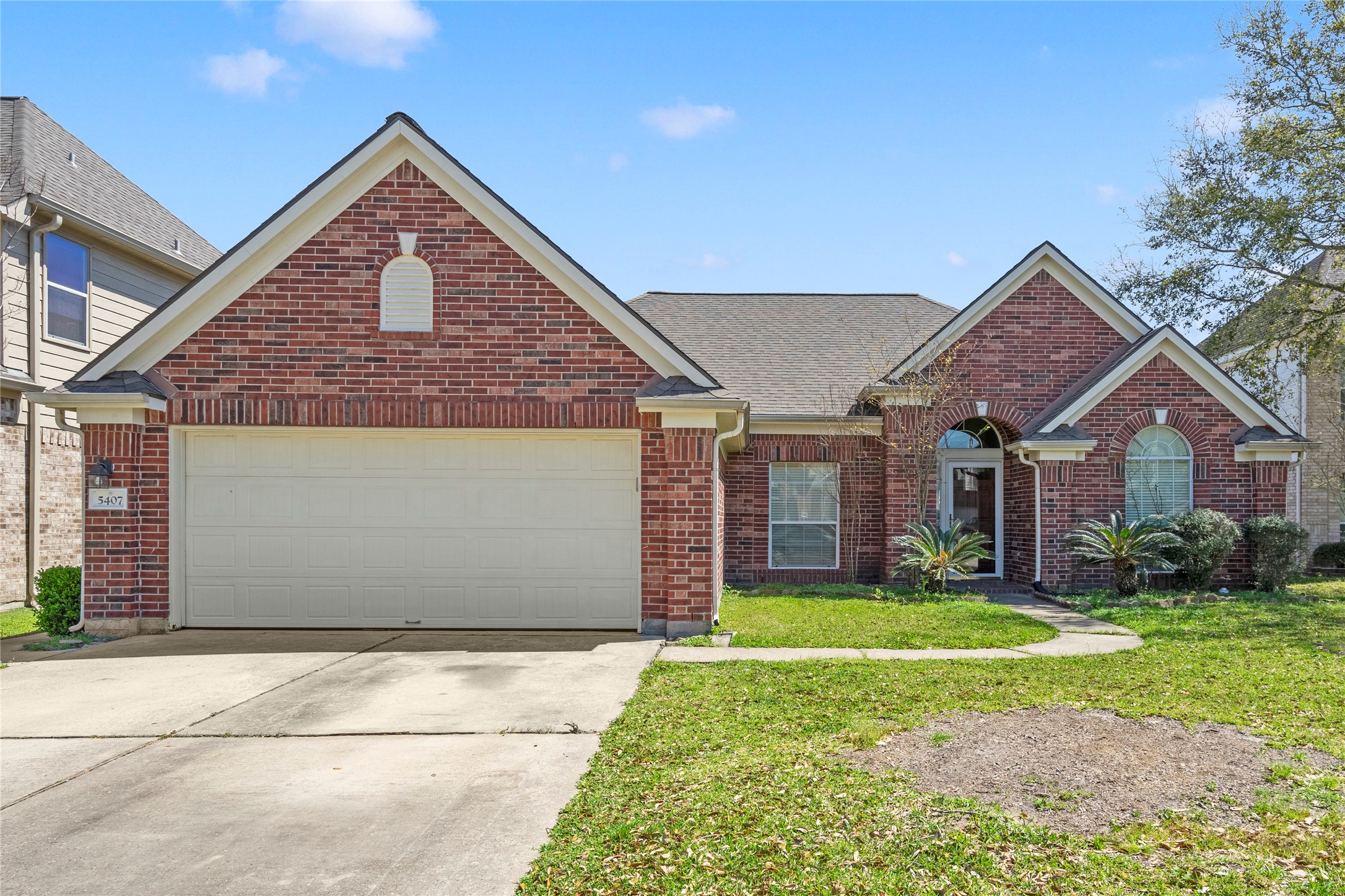 5407 Summer Oak Drive Property Photo 1
