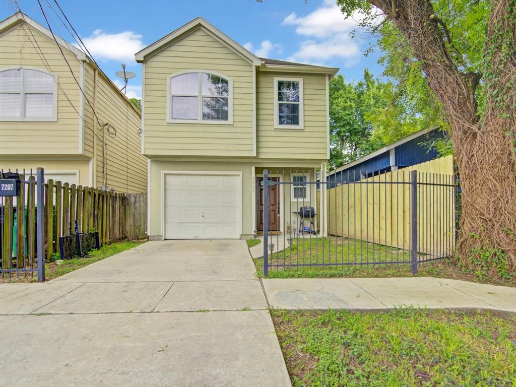 7207 Avenue K Property Photo 2