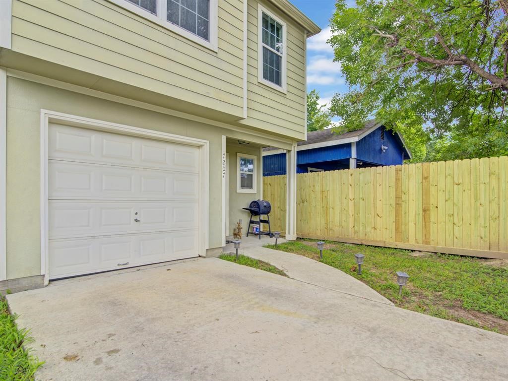 7207 Avenue K Property Photo 3