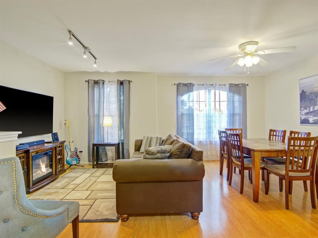 7207 Avenue K Property Photo 5