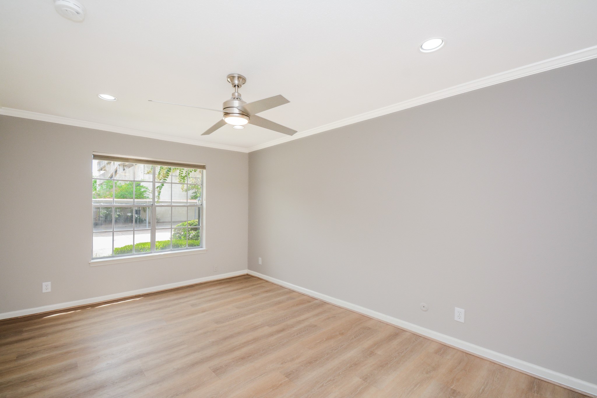845 Augusta Drive 67 Property Photo 16