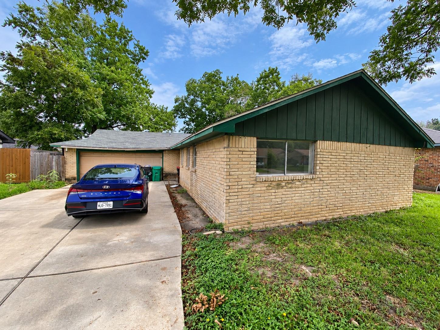 5400 Hemlock Drive, Baytown Tx 77521 Property Photo 1
