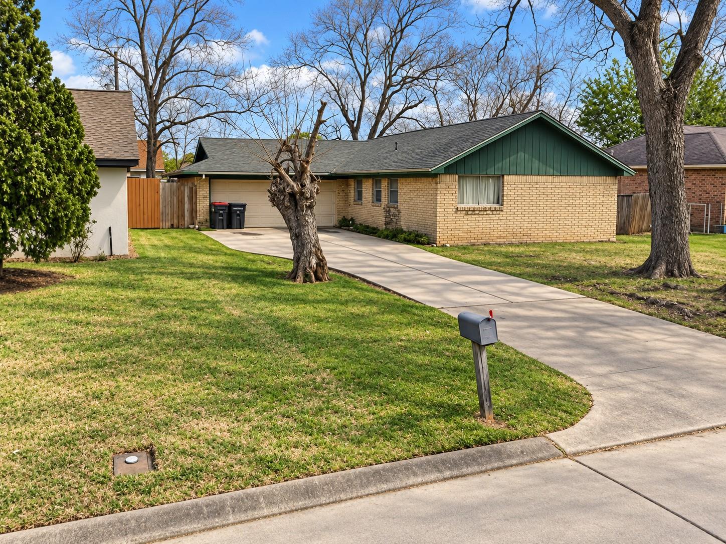 5400 Hemlock Drive, Baytown Tx 77521 Property Photo 2