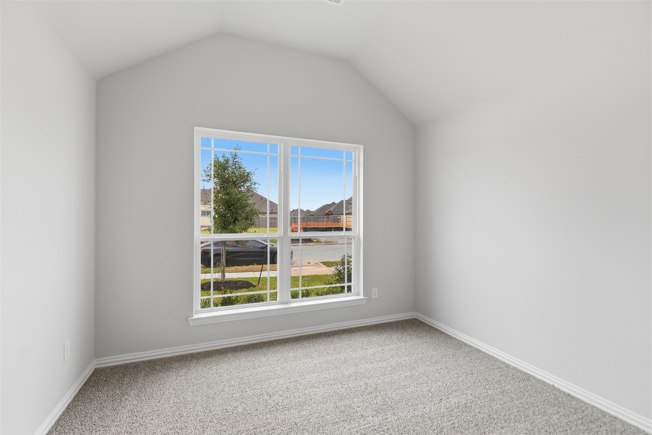 523 Selaura Street Property Photo 6