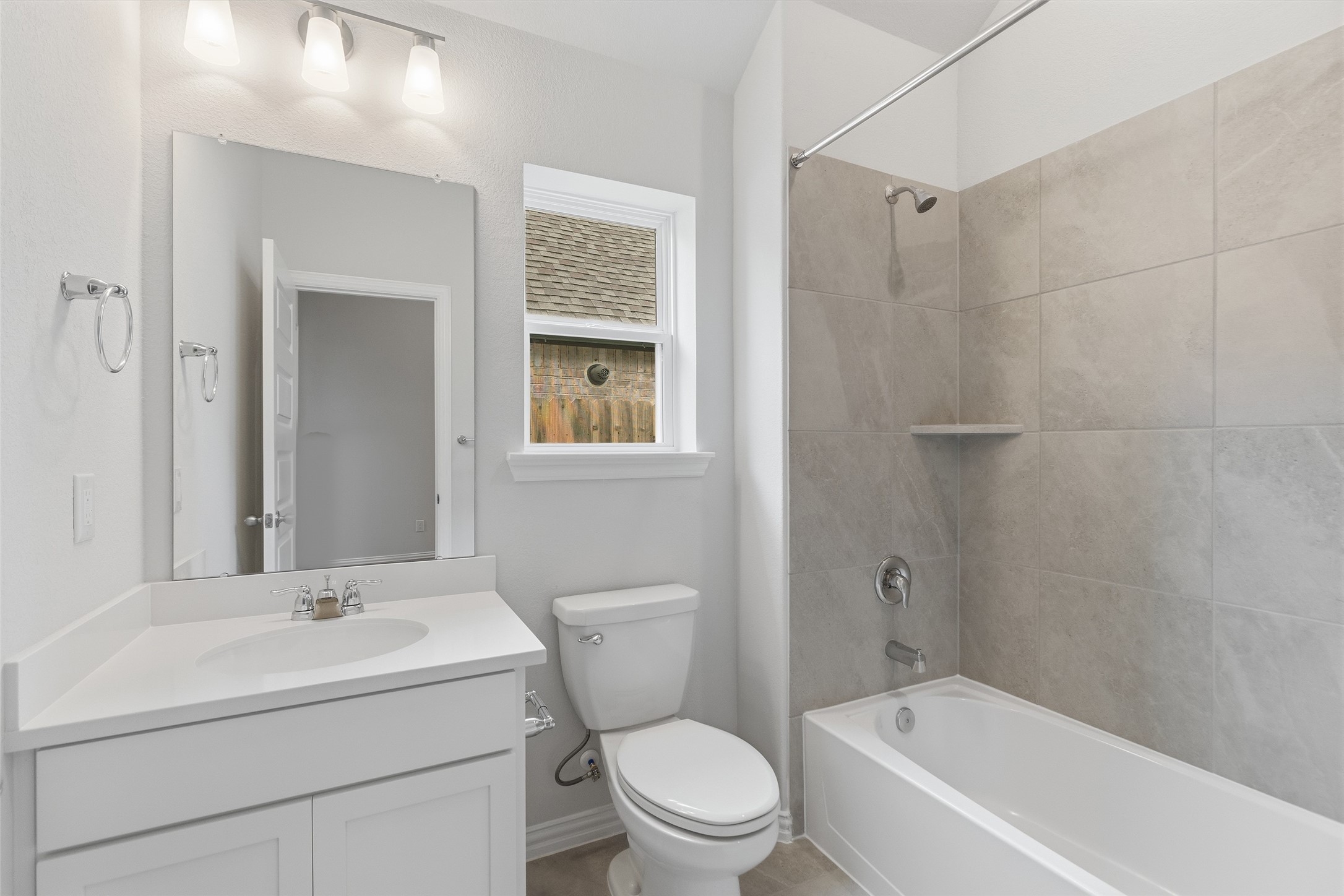523 Selaura Street Property Photo 7