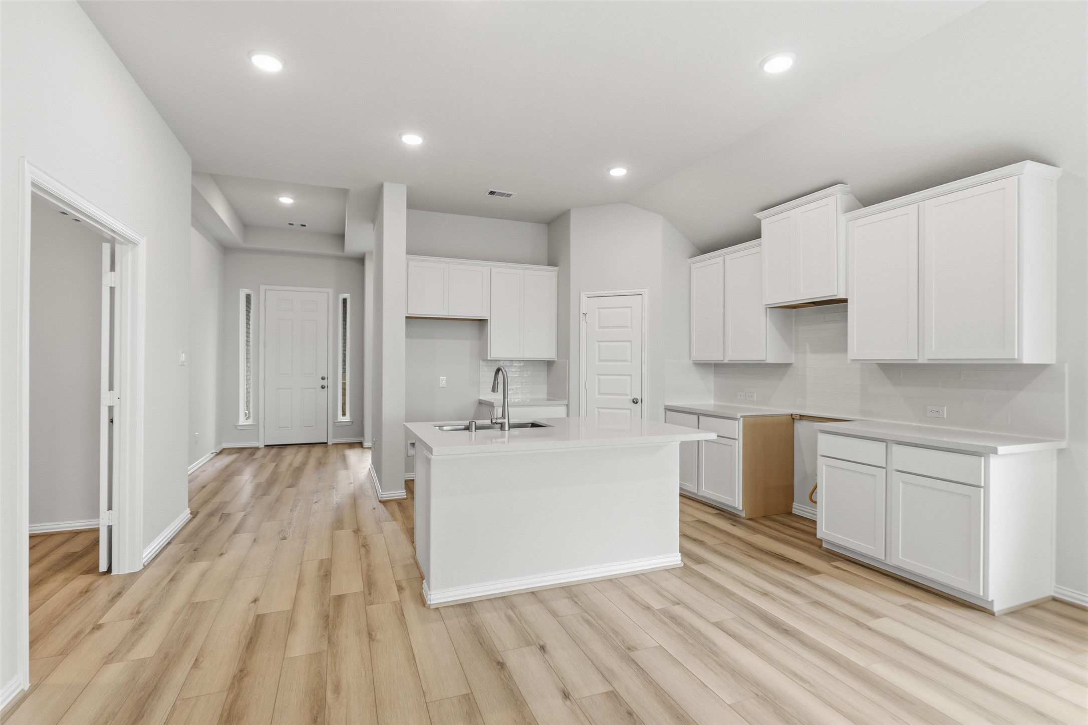523 Selaura Street Property Photo 11