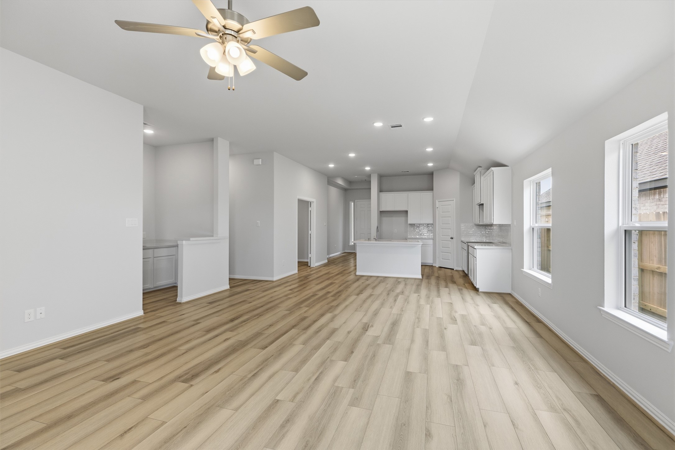 523 Selaura Street Property Photo 17