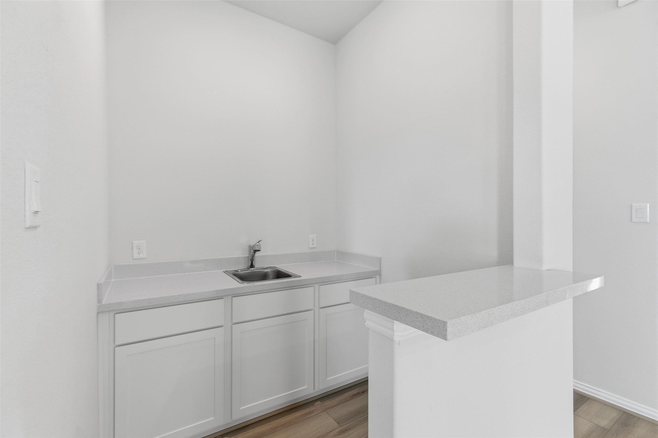 523 Selaura Street Property Photo 18