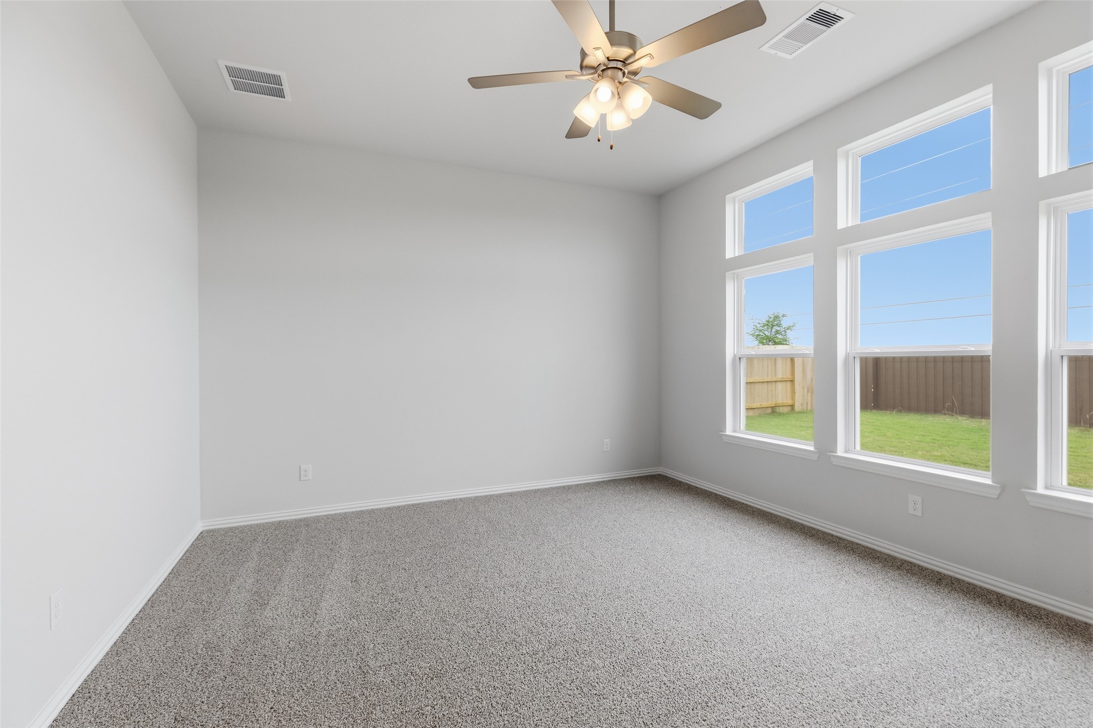 523 Selaura Street Property Photo 20