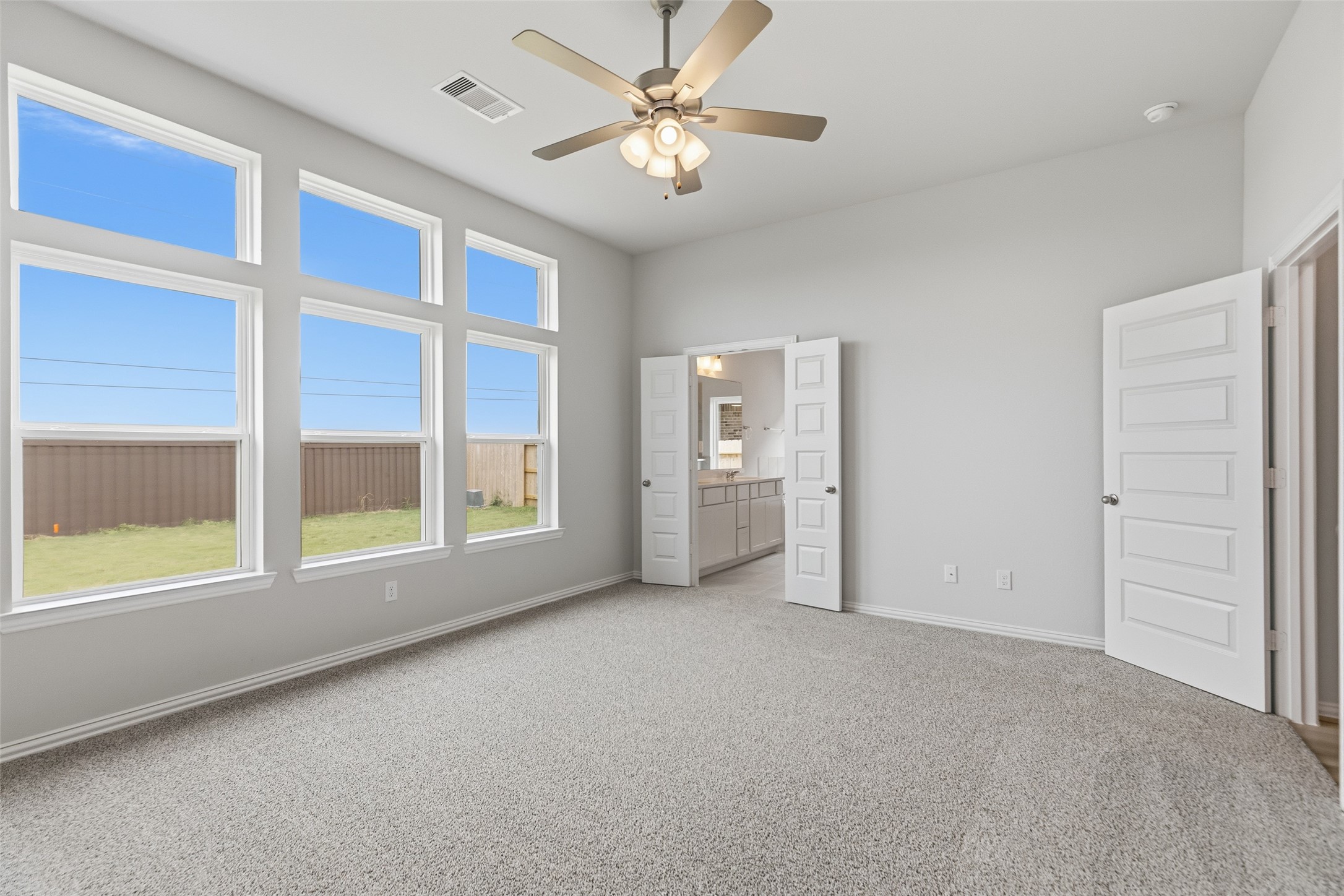 523 Selaura Street Property Photo 21