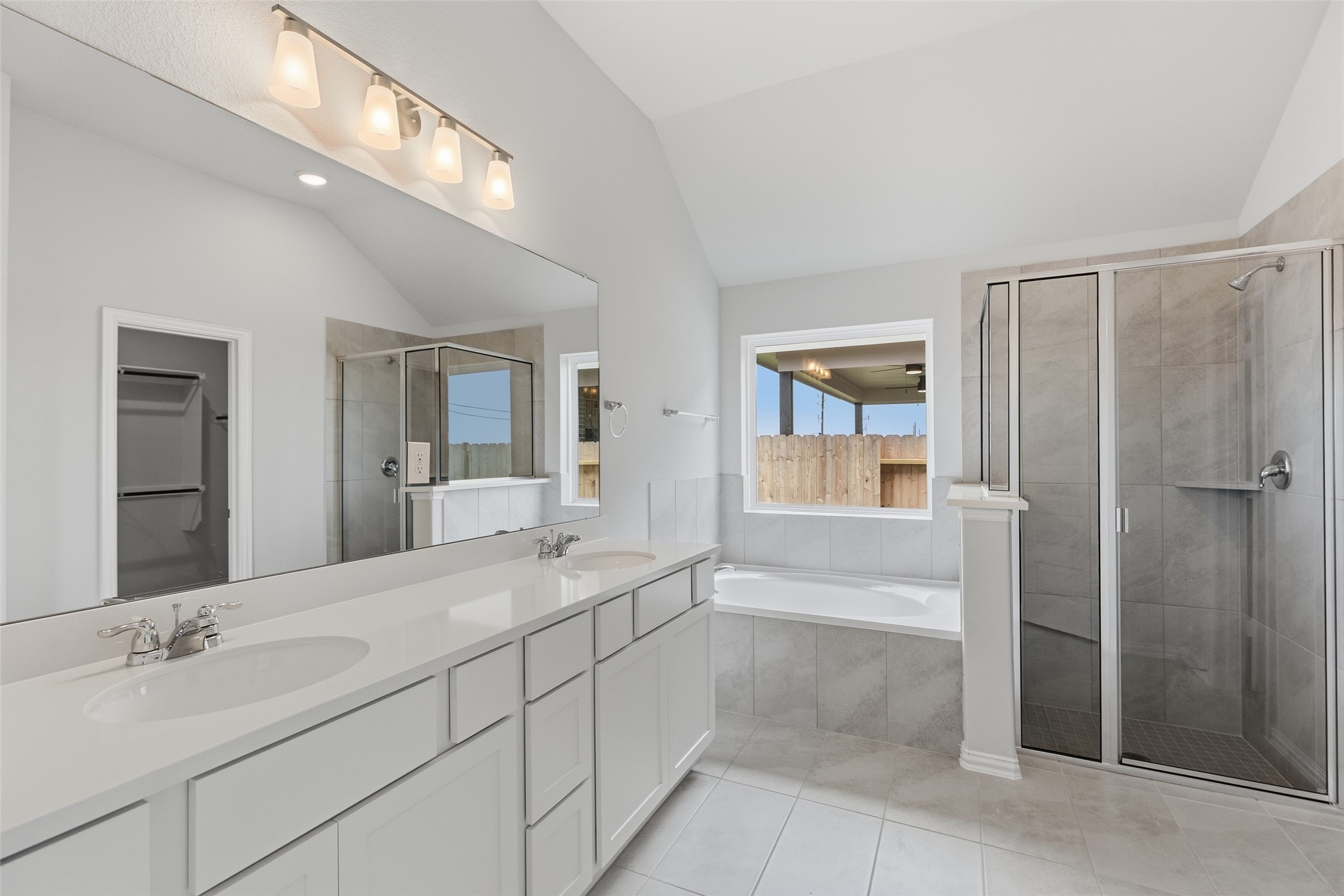 523 Selaura Street Property Photo 23