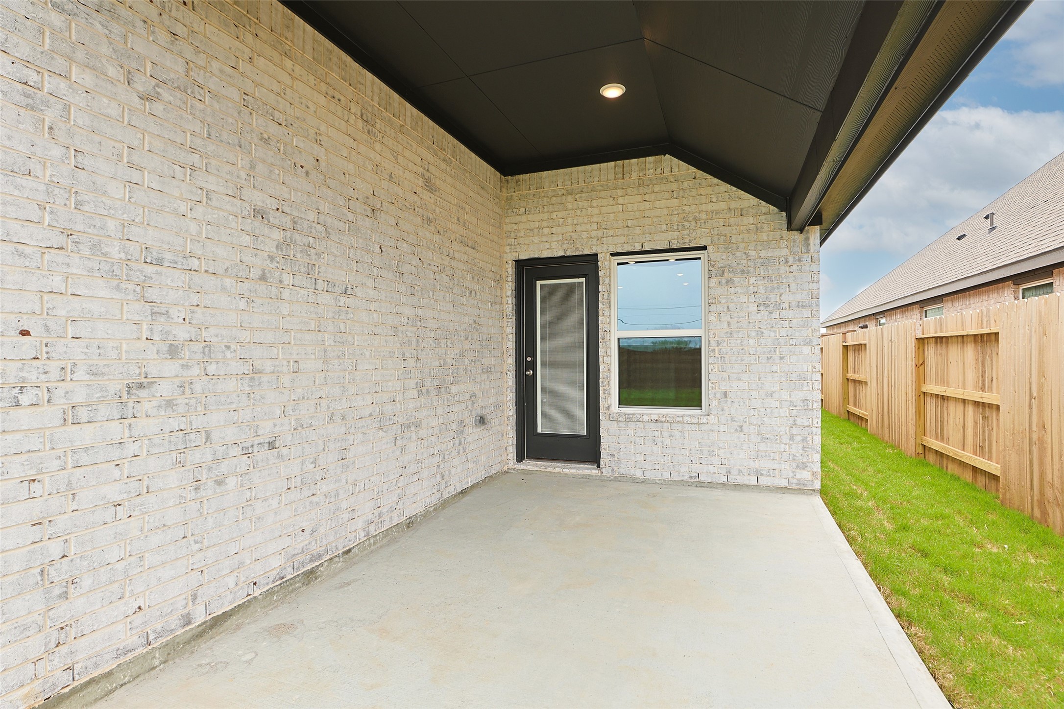 523 Selaura Street Property Photo 29