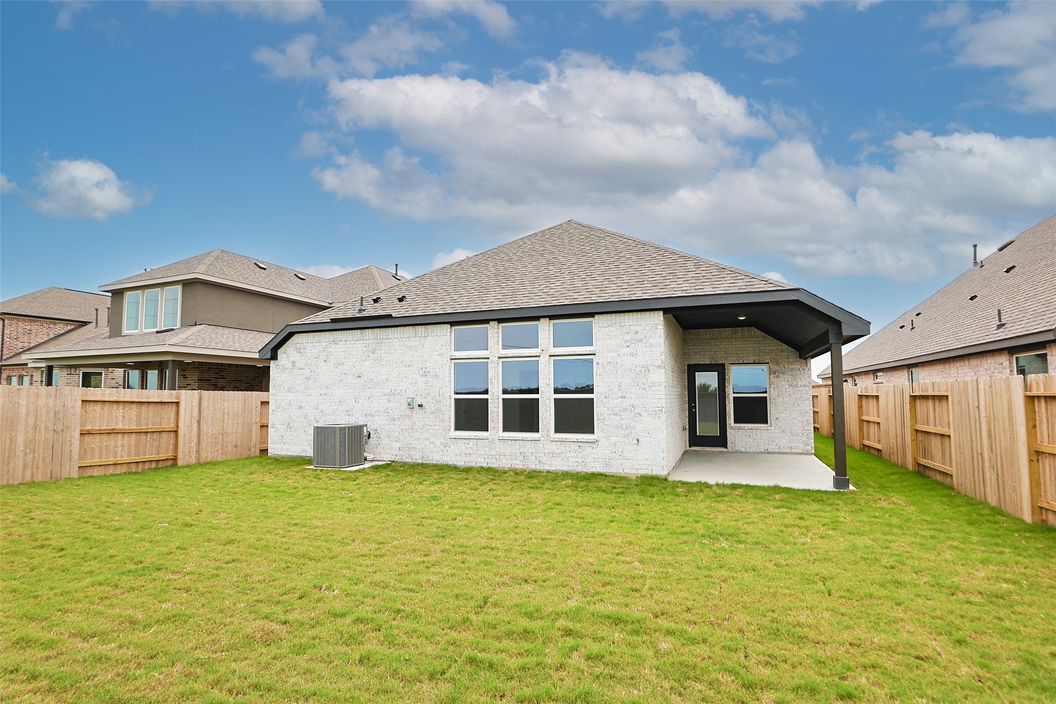 523 Selaura Street Property Photo 31