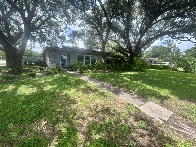 702 E Mesquite Lane Property Photo 1