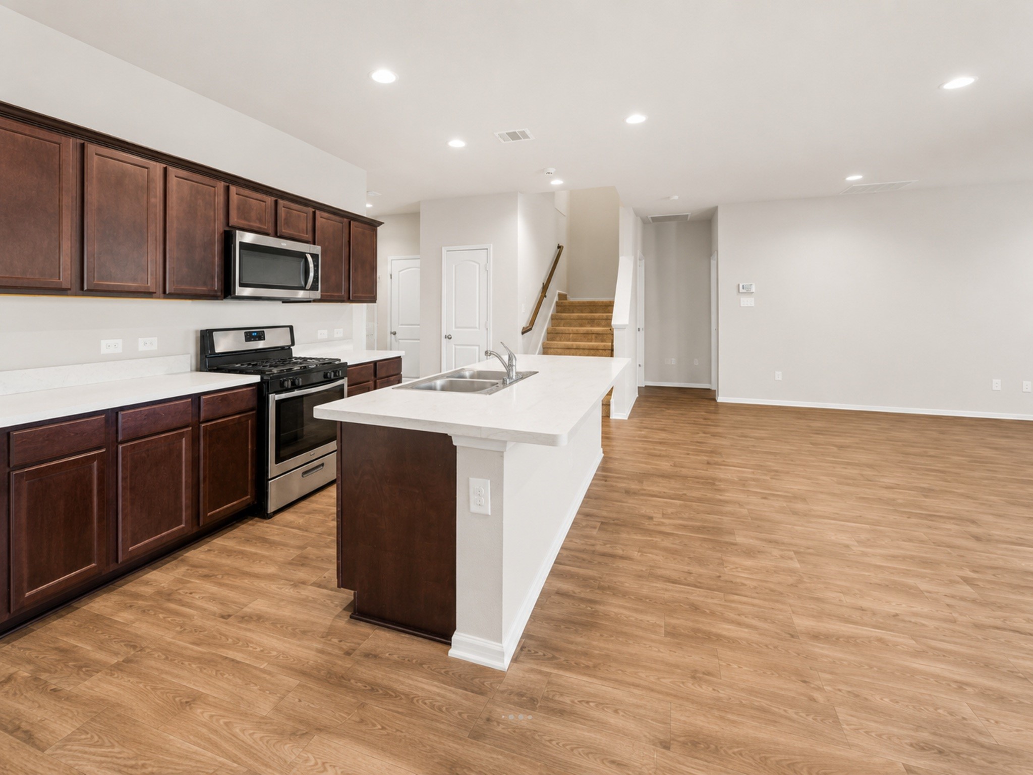 21143 Waze Lewis Drive Property Photo 6