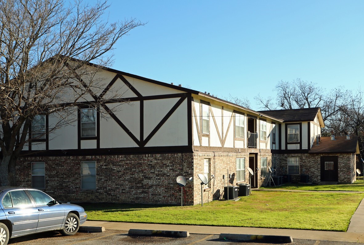 101 Pecan Street Property Photo 1