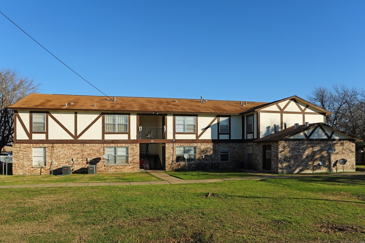 101 Pecan Street Property Photo 3