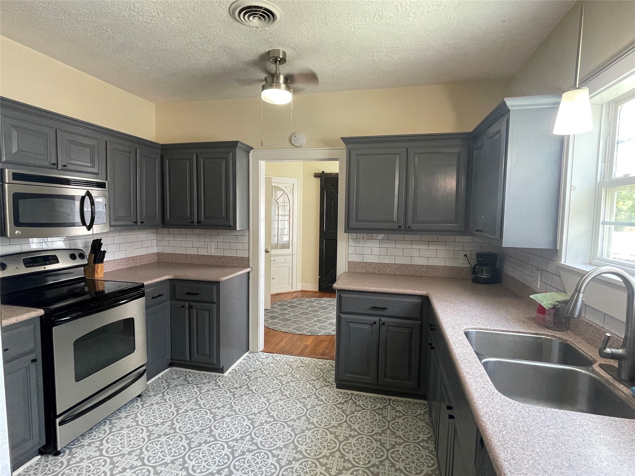 926 S Cass Street Property Photo 1