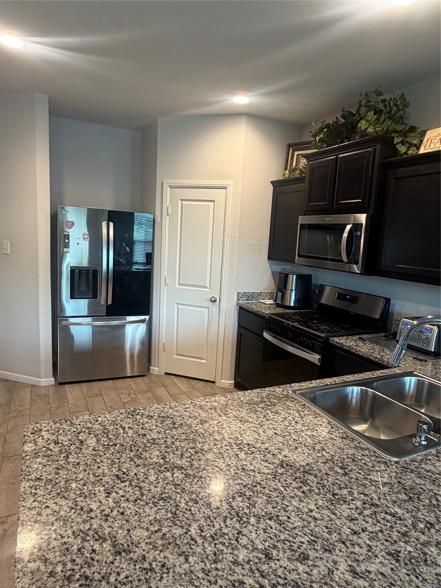 417 Drowsy Water Trail Property Photo 3