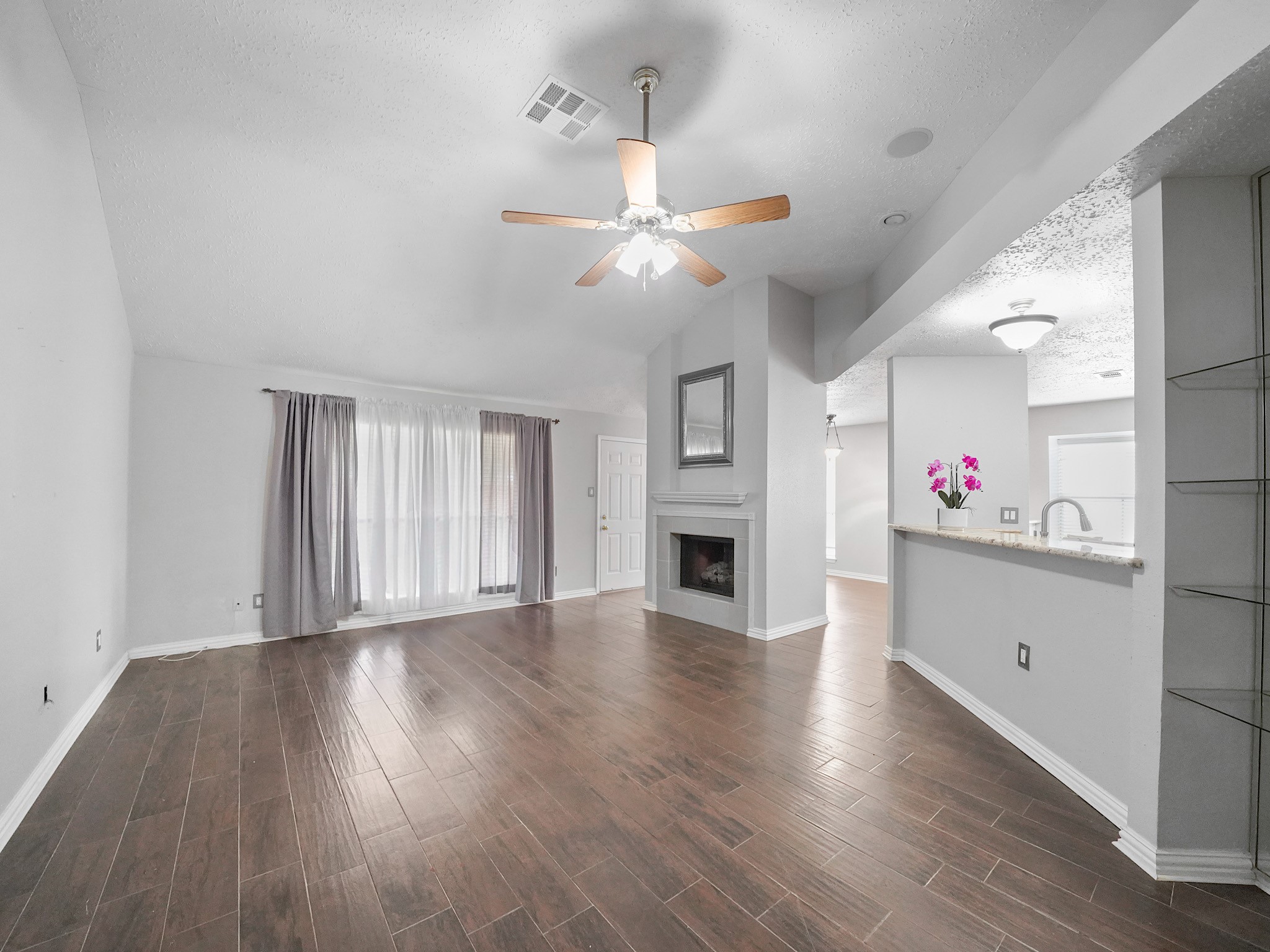 4314 Glen Avon Drive Property Photo 3