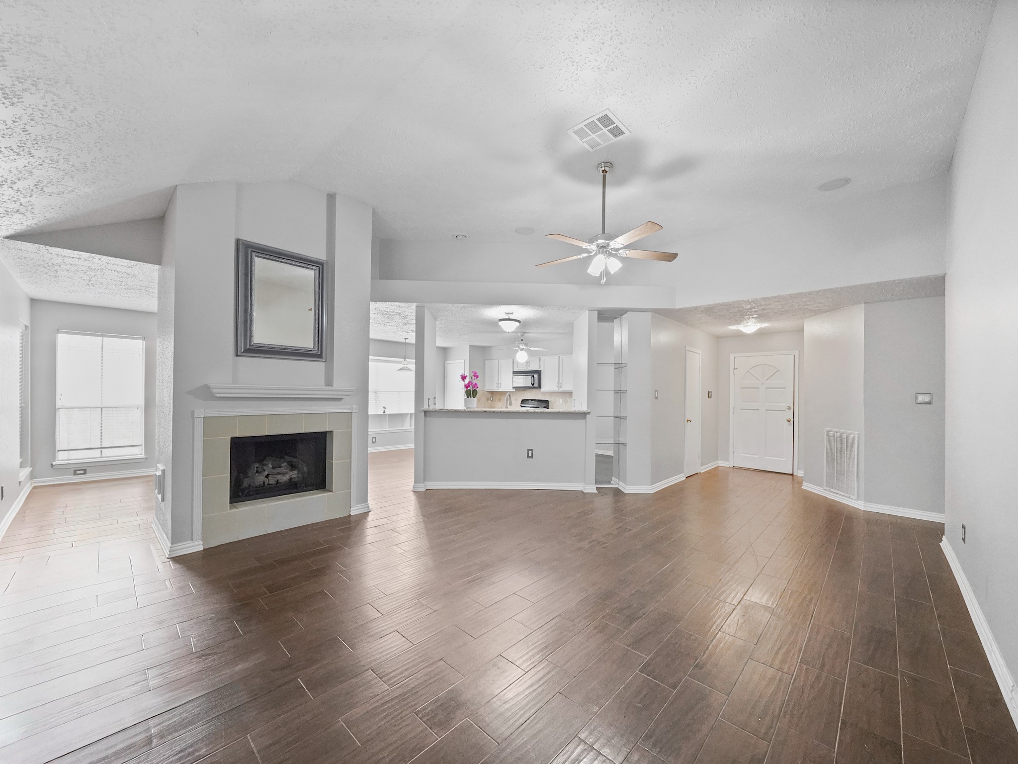 4314 Glen Avon Drive Property Photo 4