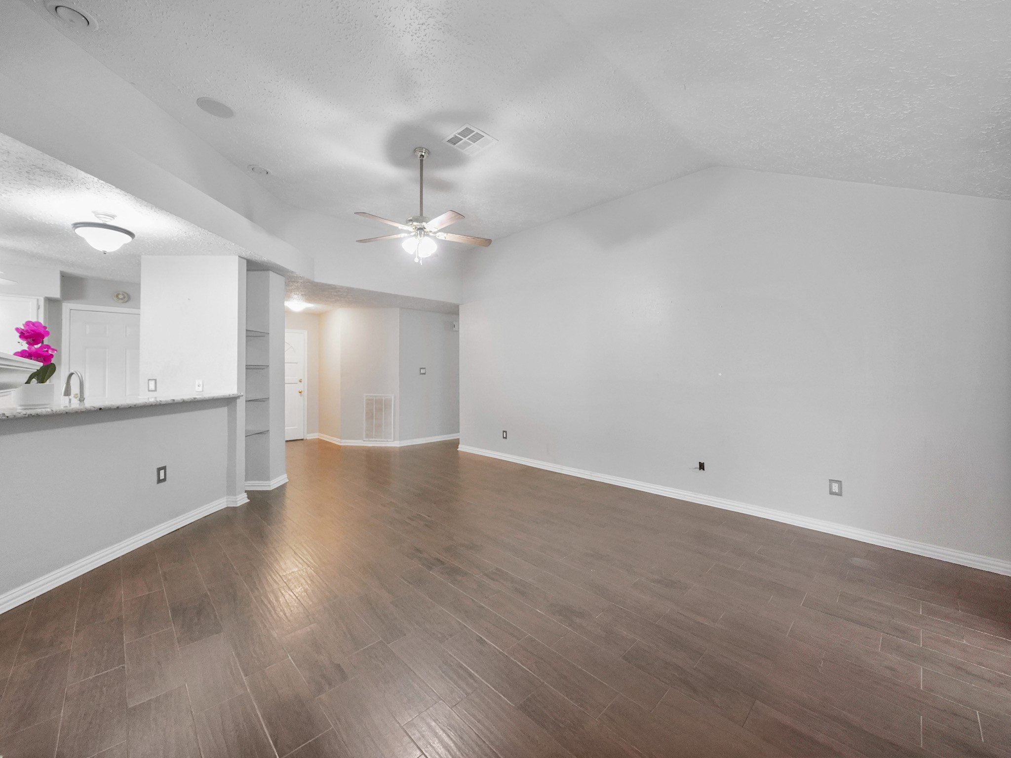 4314 Glen Avon Drive Property Photo 5