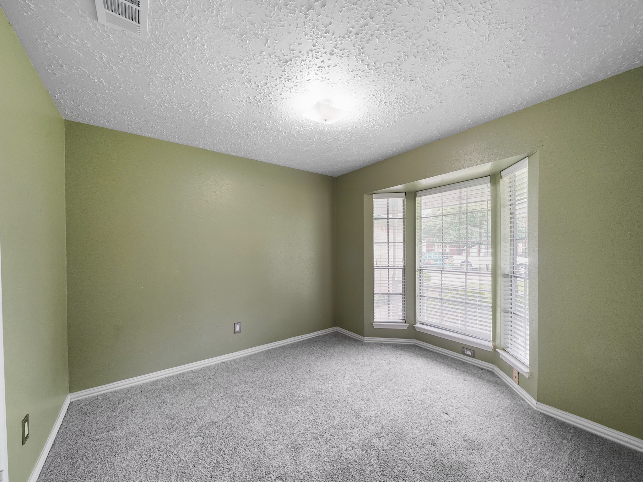 4314 Glen Avon Drive Property Photo 12