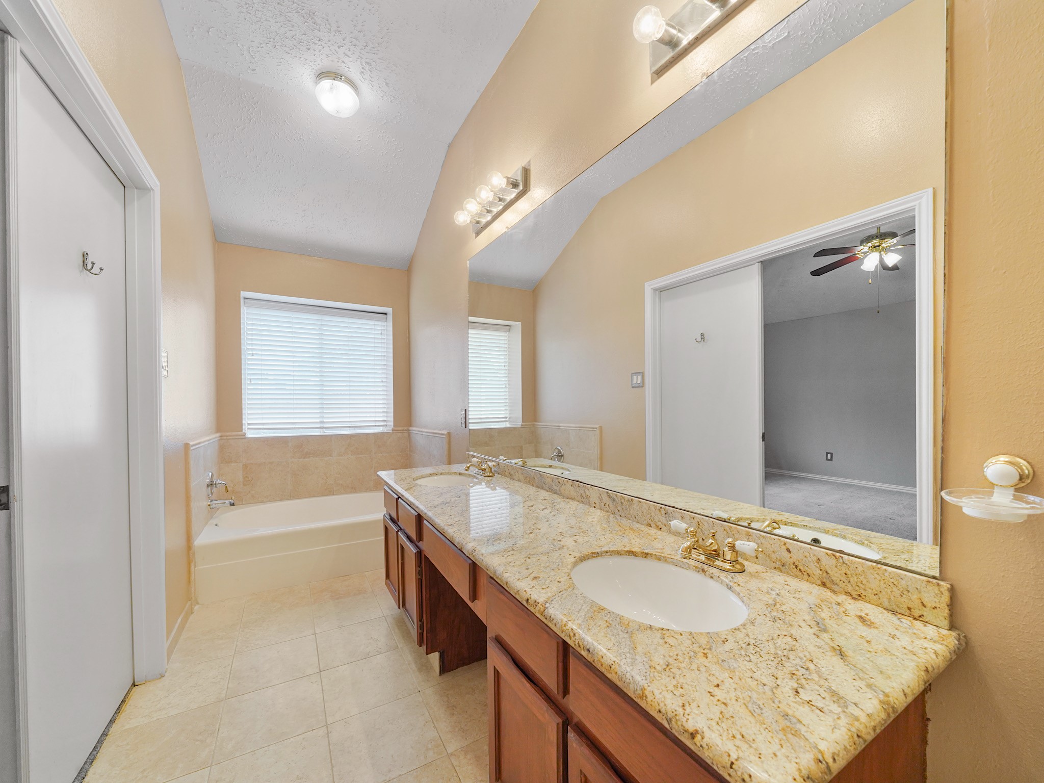 4314 Glen Avon Drive Property Photo 16
