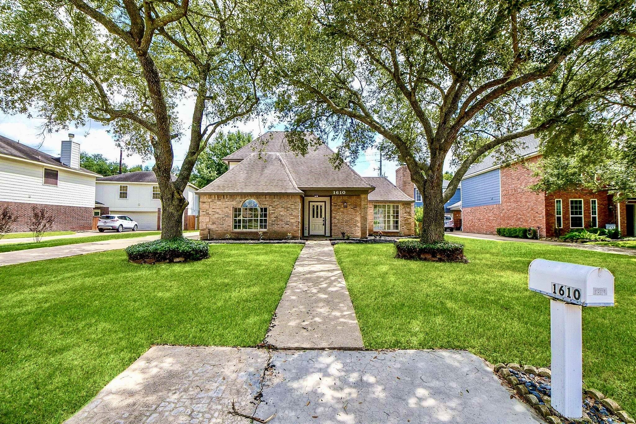 1610 Calveryman Lane Property Photo 3