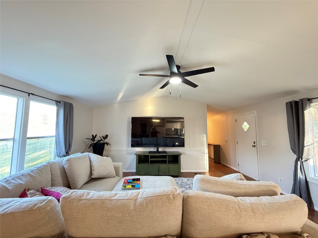 3074 S Fm 1486 Road Property Photo 4