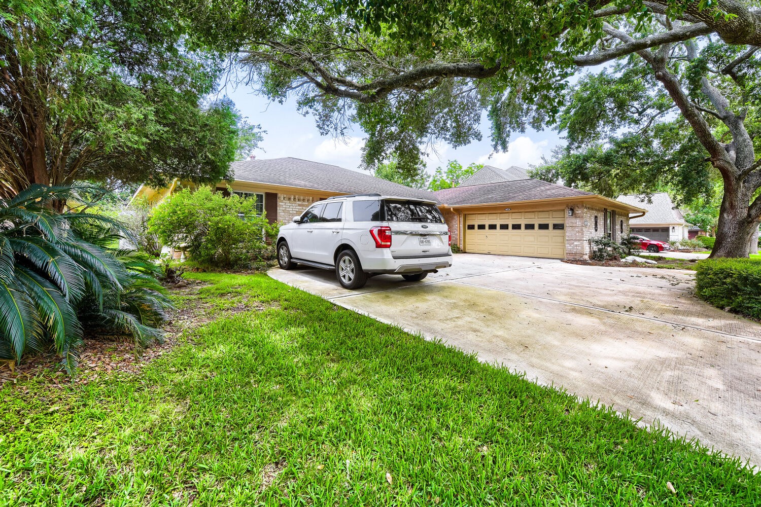 3418 Crow Valley Drive Property Photo 3