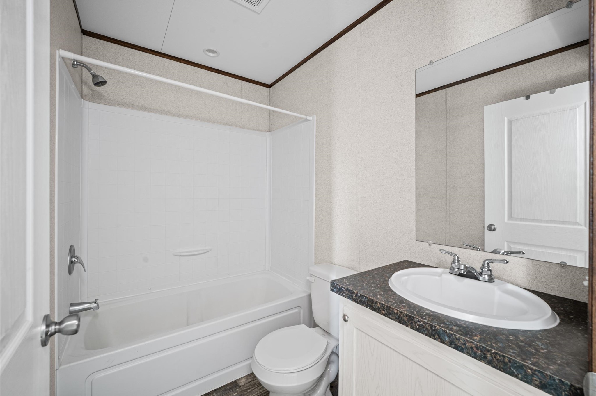 423 Silliman Street Property Photo 6