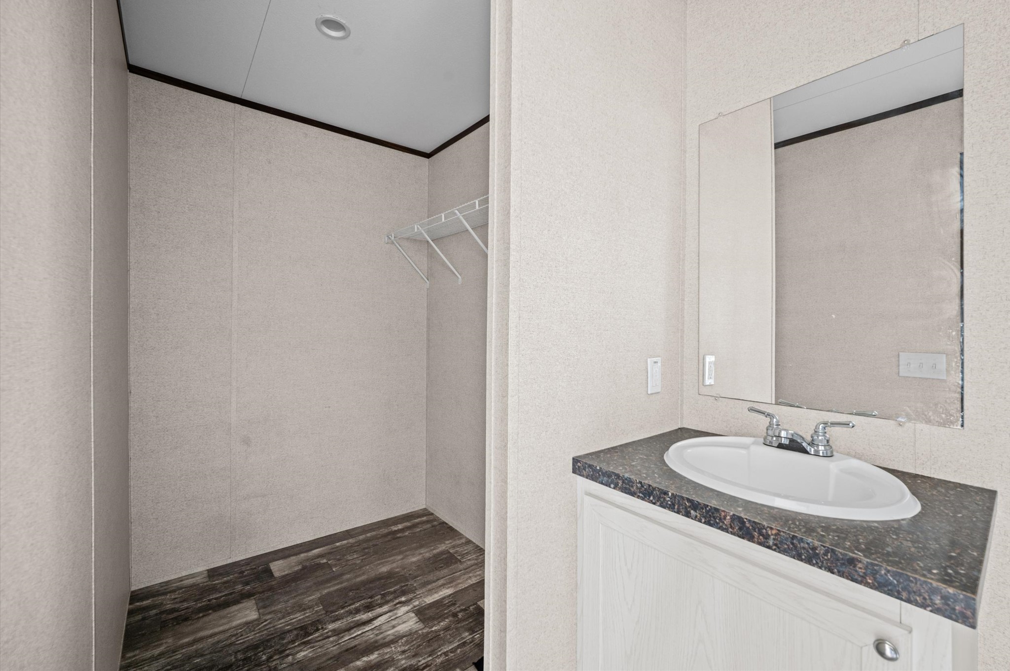 423 Silliman Street Property Photo 11
