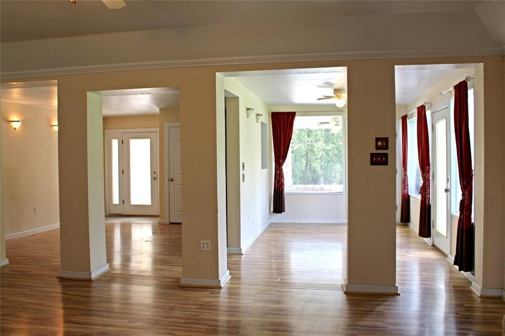 2042 Willow Springs Road Property Photo 5