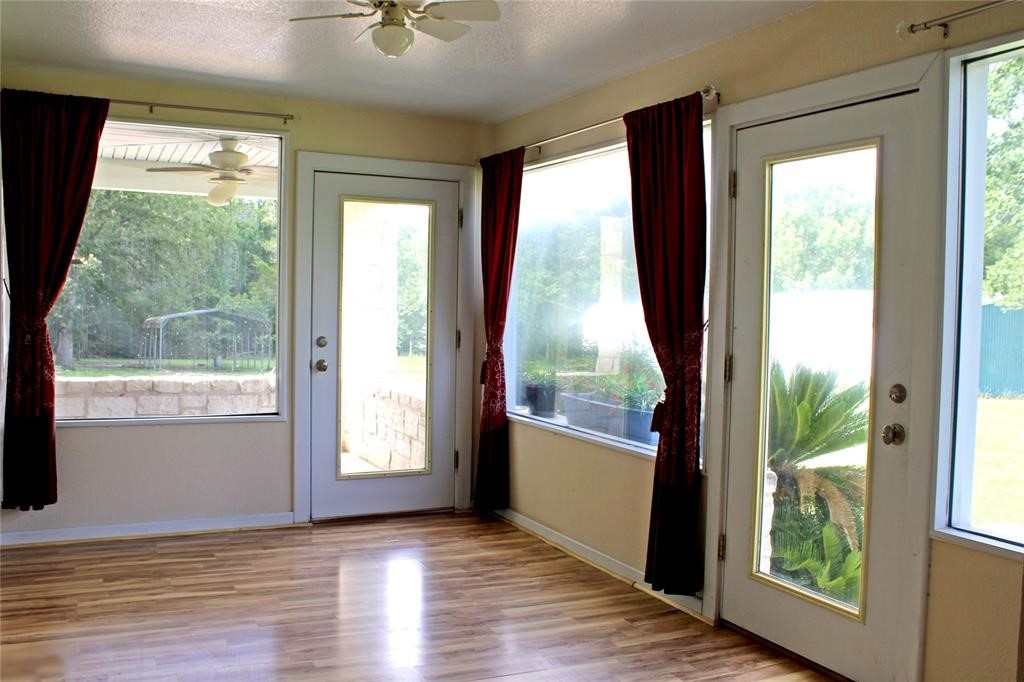2042 Willow Springs Road Property Photo 6